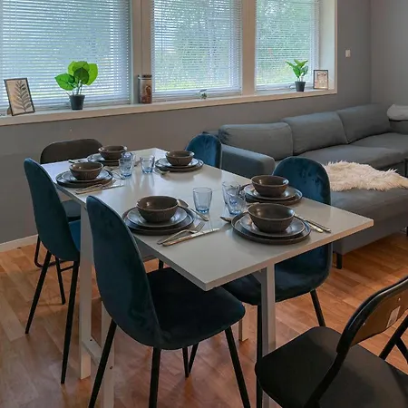 2 Bedroom Pet Friendly In Apartment Oldervik